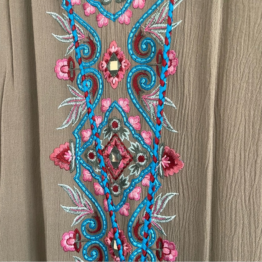 Soft Surroundings Green Maxi Dress with Blue and Red Accents - Picture 5 of 12